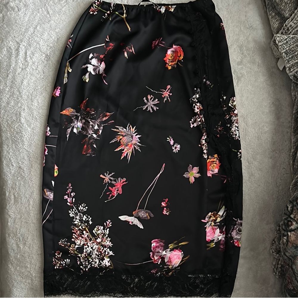 Victoria’s Secret | vintage satin black lace midi skirt with flowers